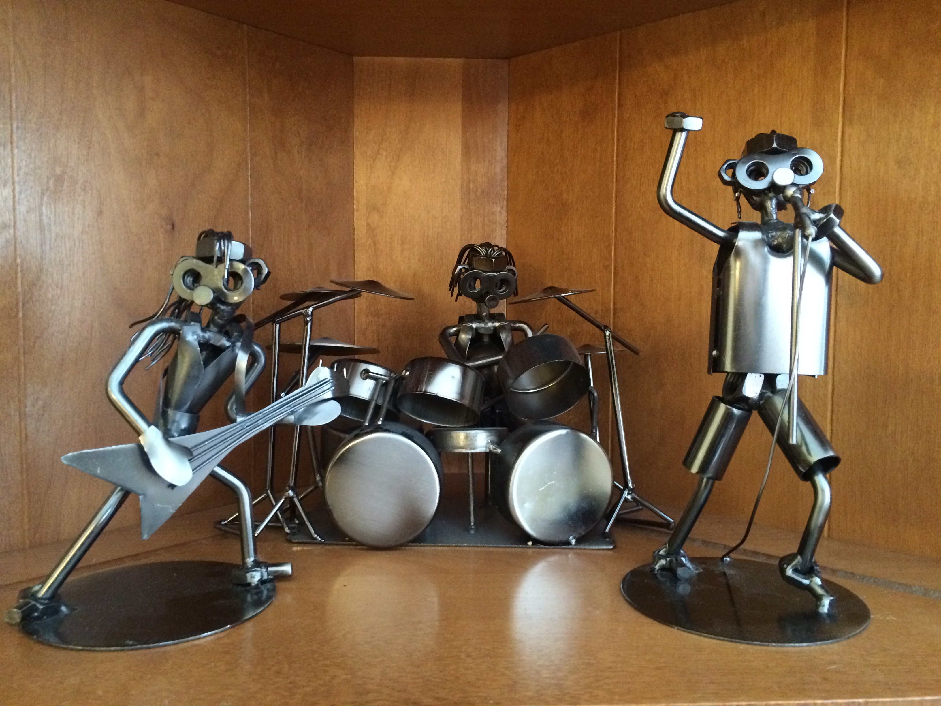 Band figurines made out of metal